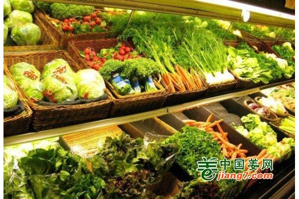 沈陽：持續(xù)降雨 菜價(jià)上漲不斷 ()